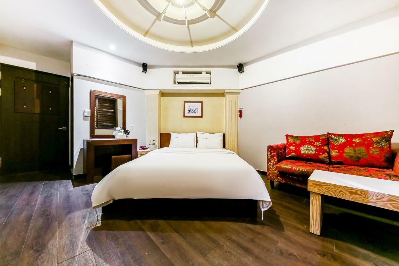Hotel Rooky Tedzson Kültér fotó
