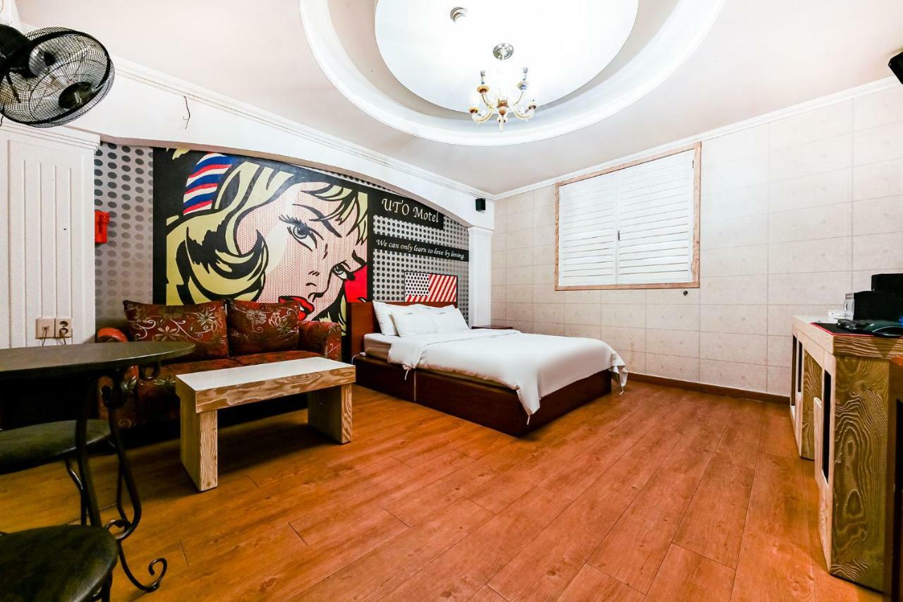 Hotel Rooky Tedzson Kültér fotó