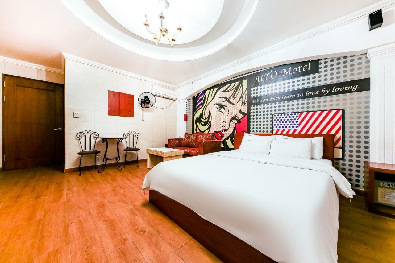 Hotel Rooky Tedzson Kültér fotó