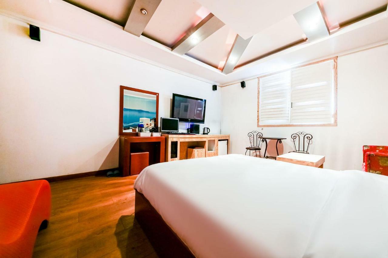 Hotel Rooky Tedzson Kültér fotó