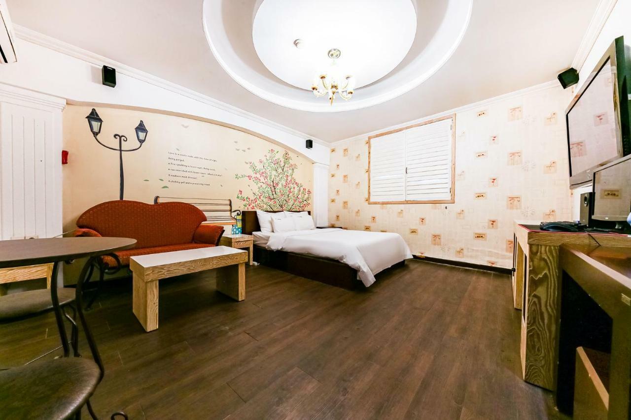 Hotel Rooky Tedzson Kültér fotó